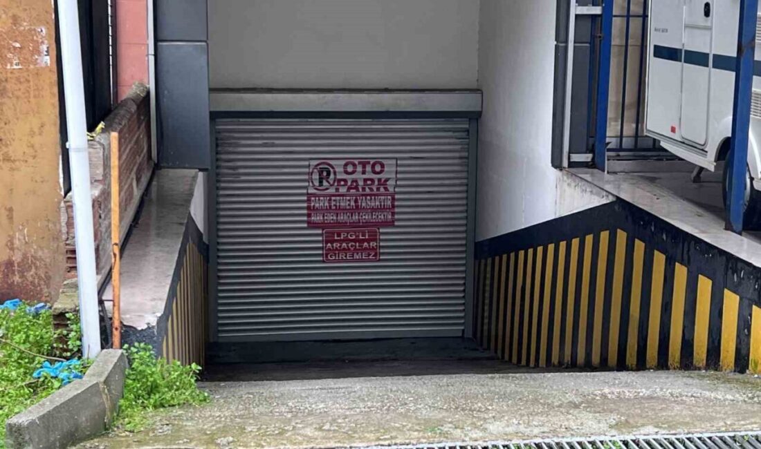 Manisa’nın Yunusemre ilçesinde bir şahıs, bir apartmanın yer altı otopark