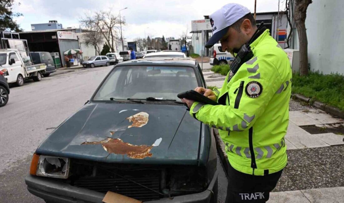 Manisa Büyükşehir Belediyesi, kent genelinde görüntü kirliliği oluşturan, trafik akışını