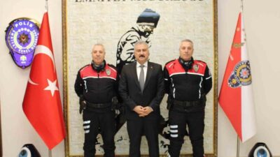 Manisa İl Emniyet Müdürlüğü bünyesinde görev yapan ikiz polis memurları