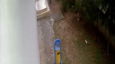 Mardin’in Kızıltepe ilçesinde meydana gelen bisiklet hırsızlığı güvenlik kamerasına yansıdı.