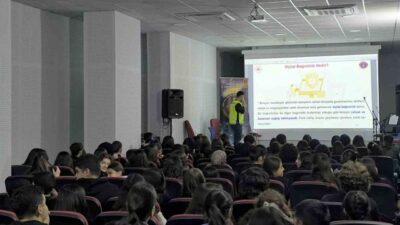 Mardin’in Artuklu ilçesinde jandarma ekiplerince okullarda öğrencilere yönelik siber farkındalık