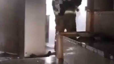 Mardin’in Kızıltepe ilçesinde müstakil bir evde çıkan yangın, itfaiye ekiplerinin