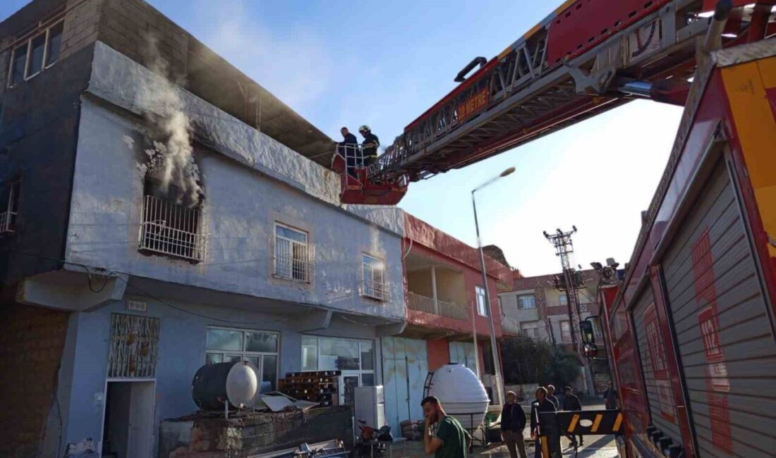 Mardin’in Yeşilli ilçesinde müstakil bir evde çıkan yangında 3 kişi