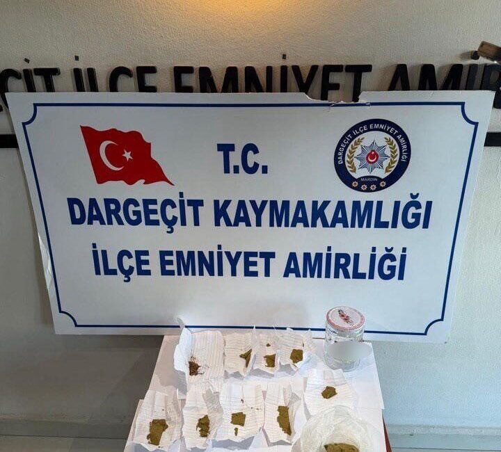 Mardin’in Dargeçit ilçesinde polis ekiplerince düzenlenen uyuşturucu operasyonunda 1 şüpheli