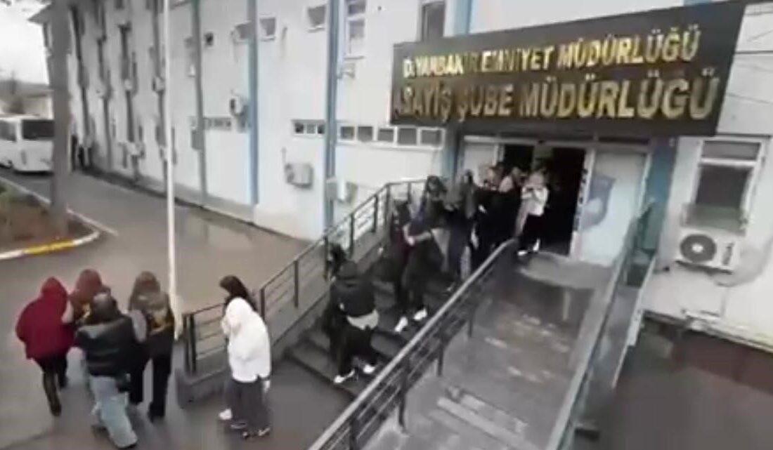 Diyarbakır merkezli Samsun ve İstanbul’da 20 adrese eş zamanlı düzenlenen