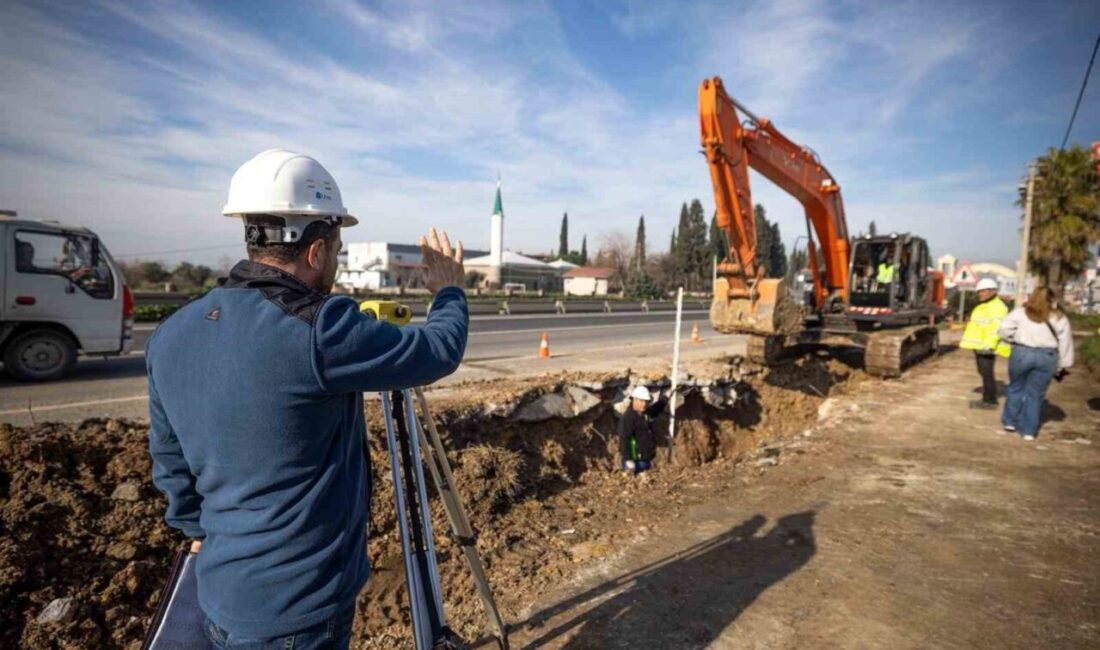 Menemen Türkelli’de yağışlı havalarda sürücüler ve yayalar için risk oluşturan