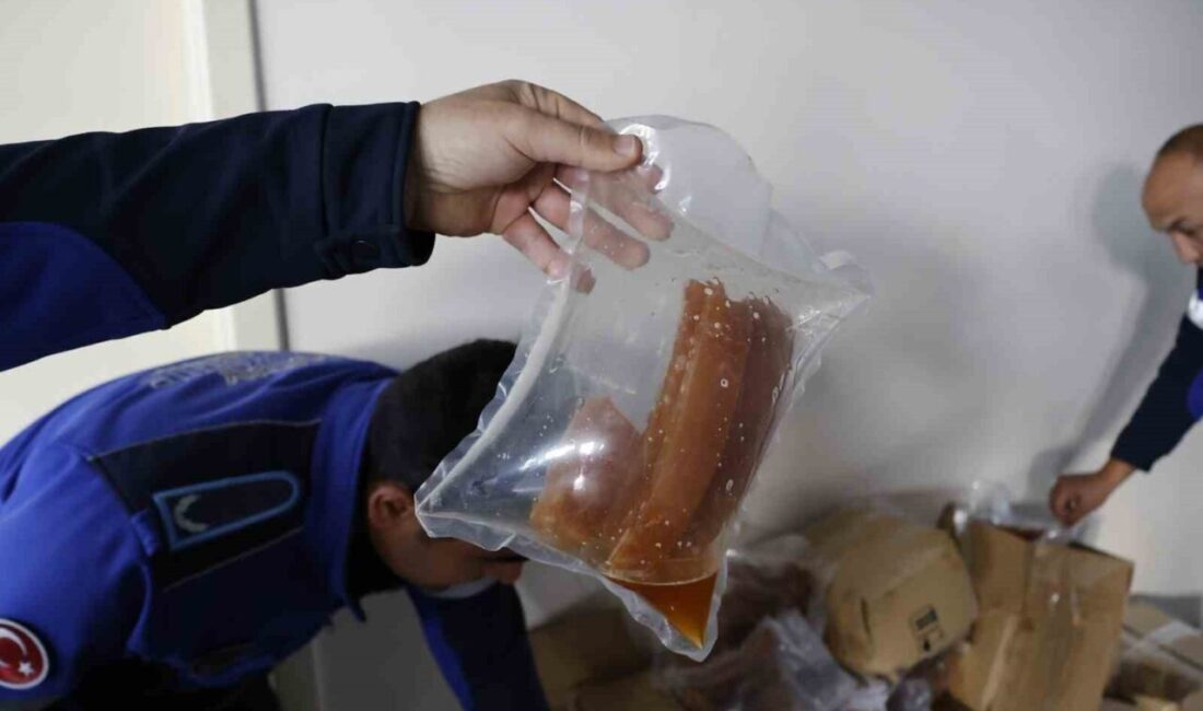 Hatay’da zabıta ekiplerince yapılan denetimlerde bozulduğu tespit edilen 100 kilogram