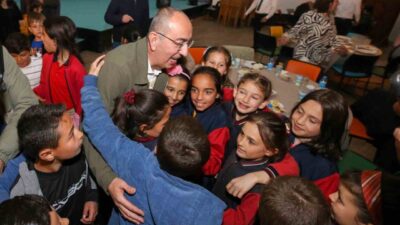 Konya’nın merkez Meram İlçe Belediyesinin çocuklara Ramazan sevincini doyasıya yaşattığı