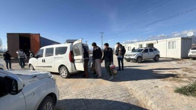 Tokat’ın Erbaa ilçesinde mermer yüklü bir tırda gizlenen Afganistan uyruklu