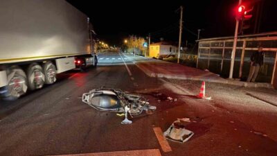 Mersin’in Bozyazı ilçesinde motosiklet ile kamyonetin çarpışması sonucu 19 yaşındaki