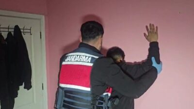 Mersin’de jandarma ekiplerince düzenlenen yasa dışı bahis operasyonunda gözaltına alınan