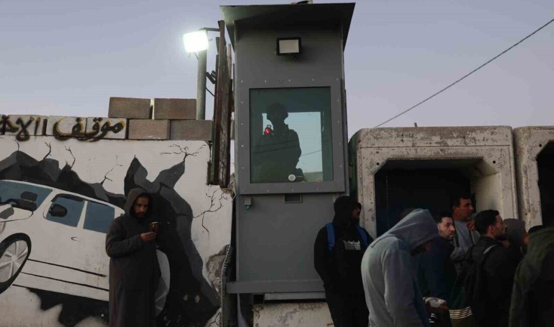 İsrail’in işgali altındaki Kudüs’te 80 bin kişi ramazan ayının ilk