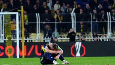 Fenerbahçe’nin Slovakyalı savunma oyuncusu Milan Skriniar’ın sağ kasığında kısmi yırtık