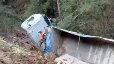 Muğla’nın Milas ilçesinde meydana gelen trafik kazasında kontrolden çıkan bir