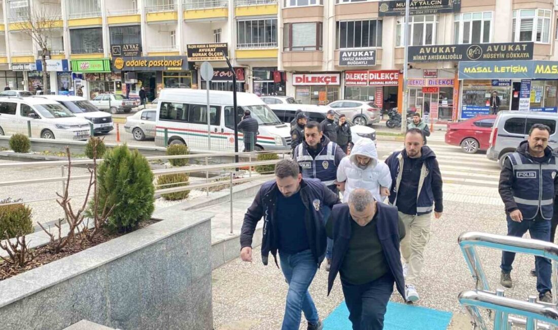 Kendilerini polis ve savcı olarak tanıtarak toplam 139 milyon TL