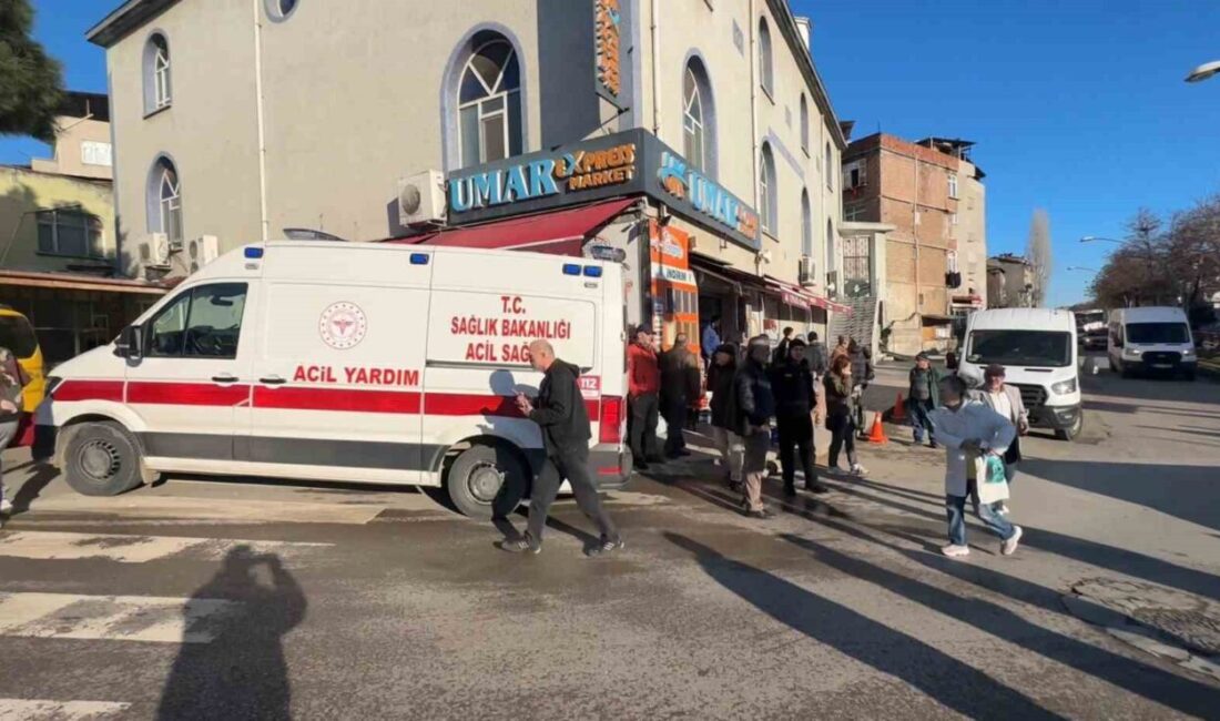 Samsun’da yolun karşısına geçmeye çalışan yaya minibüs çarpmaso sonucu yaralandı.