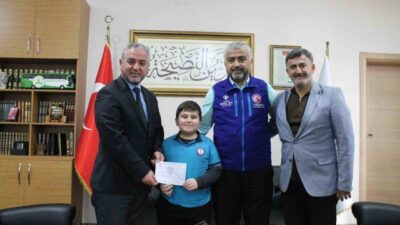 Aydın’ın Efeler ilçesinde ilkokul 2’nci sınıf öğrencisi Alparslan Can, kumbarasında