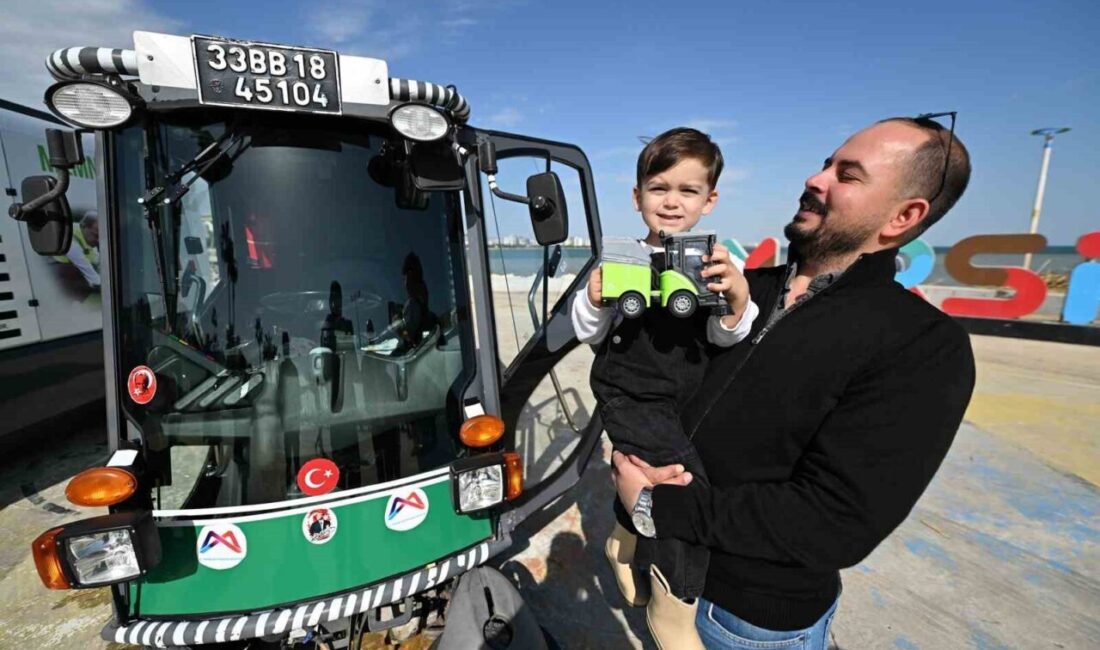 Mersin Büyükşehir Belediyesi, süpürge araçlarına olan sevgisi sosyal medyada paylaşılan