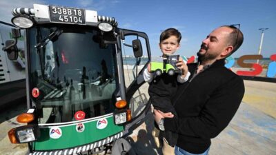 Mersin Büyükşehir Belediyesi, süpürge araçlarına olan sevgisi sosyal medyada paylaşılan