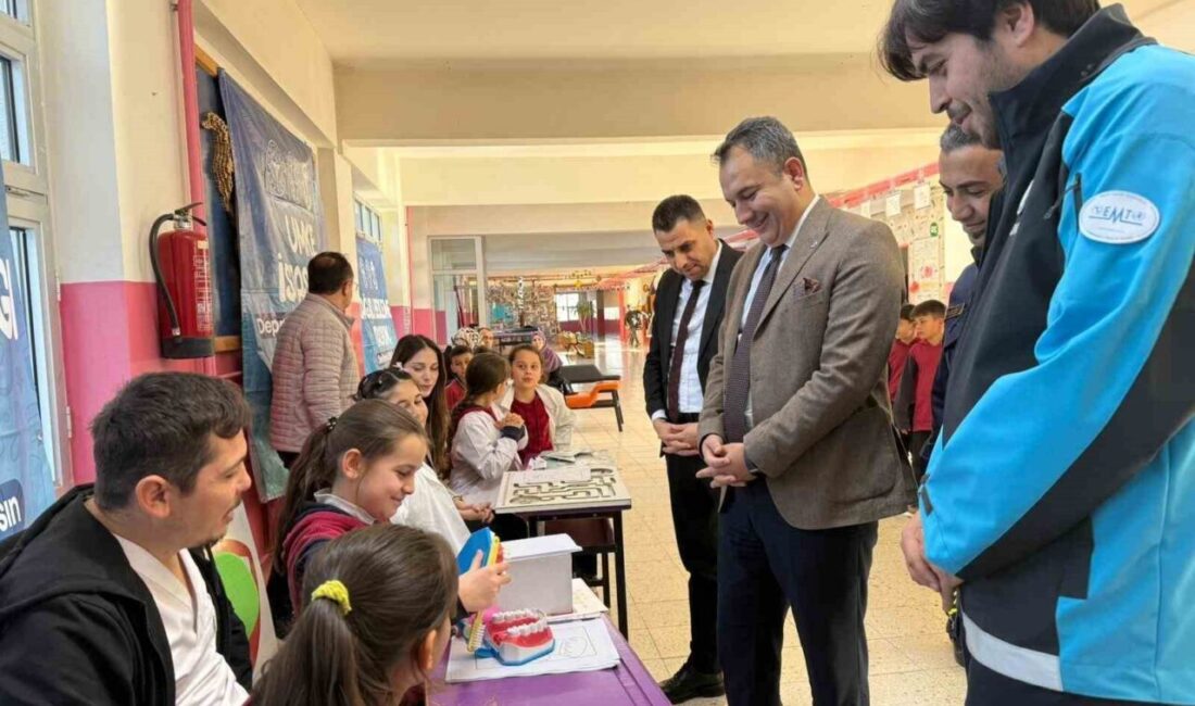 Samsun’un Çarşamba ilçesinde düzenlenen “Sağlıklı Çocuk, Sağlıklı Gelecek” etkinliğinde öğrenciler;
