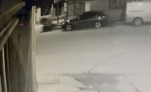 Eskişehir’de yayaya çarpan motosikletin savrularak duvara vurduğu kazada 3 kişi