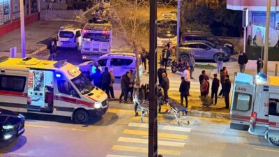 Mersin’in Tarsus ilçesinde iki motosiklet karıştığı kazada 2 kişi yaralandı.