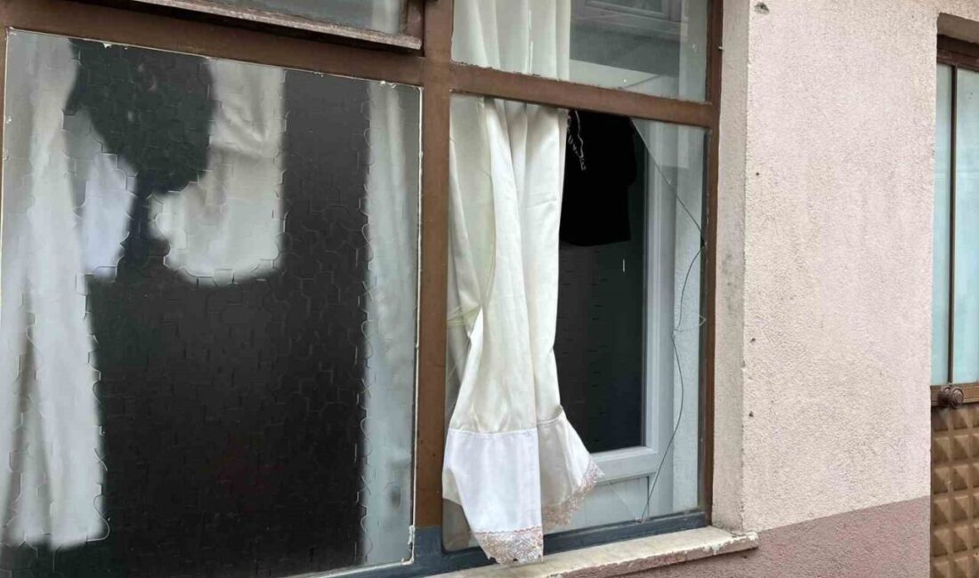 Muğla’nın Menteşe ilçesinde bir dairede iddiaya göre çakmak gazının alev