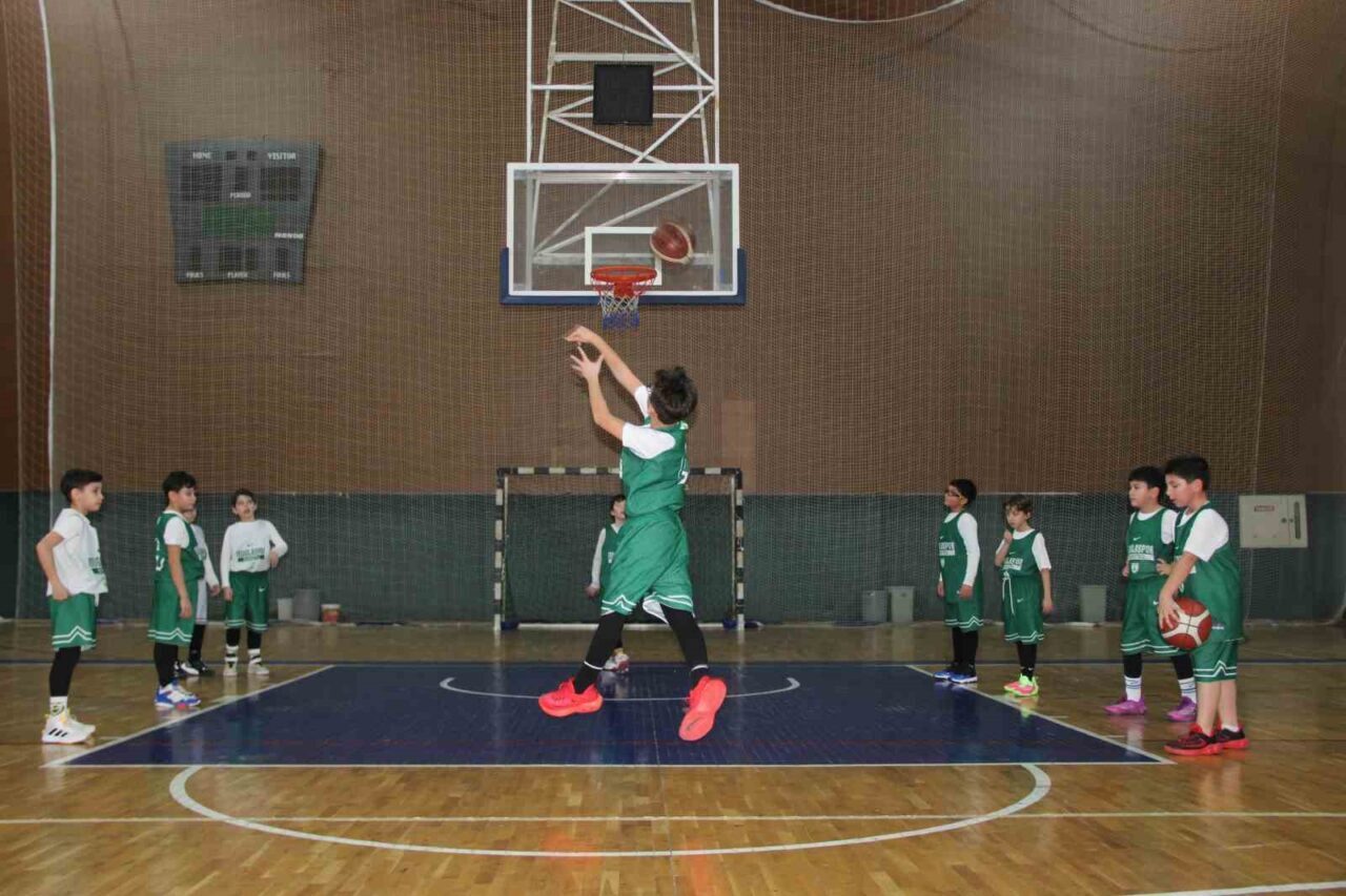 Muğlaspor Basketbol branşında 5-18 yaş arası sporculara yönelik altyapı çalışmaları