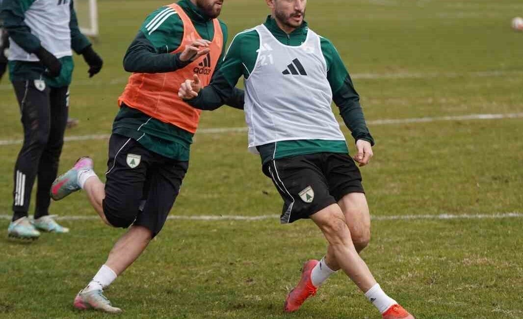 TFF 2. Lig Beyaz Grup’ta şampiyonluk mücadelesi veren Muğlaspor, ligin