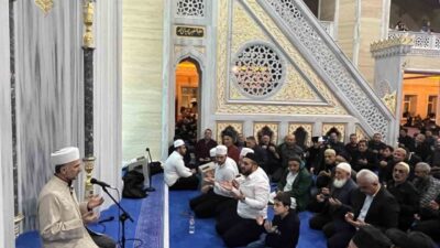 Muş’ta Ramazan ayının habercisi olarak kabul edilen Berat Kandili’nde vatandaşlar