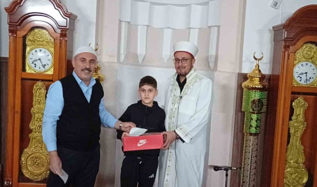 Manisa’nın Şehzadeler ilçesinde İbrahim Çelebi Camii görevlilerince ara tatil boyunca