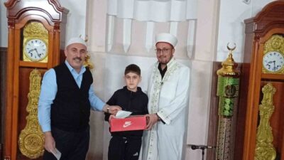 Manisa’nın Şehzadeler ilçesinde İbrahim Çelebi Camii görevlilerince ara tatil boyunca