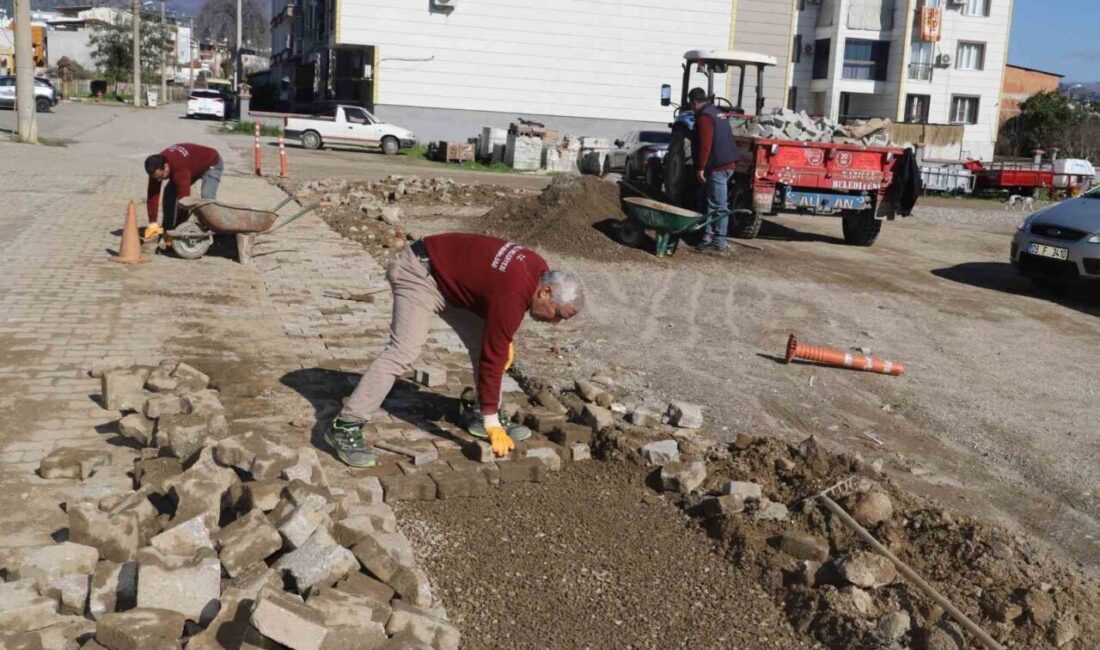 Nazilli Belediyesi Fen İşleri Müdürlüğü ekipleri, ilçe genelinde ulaşım konforunu