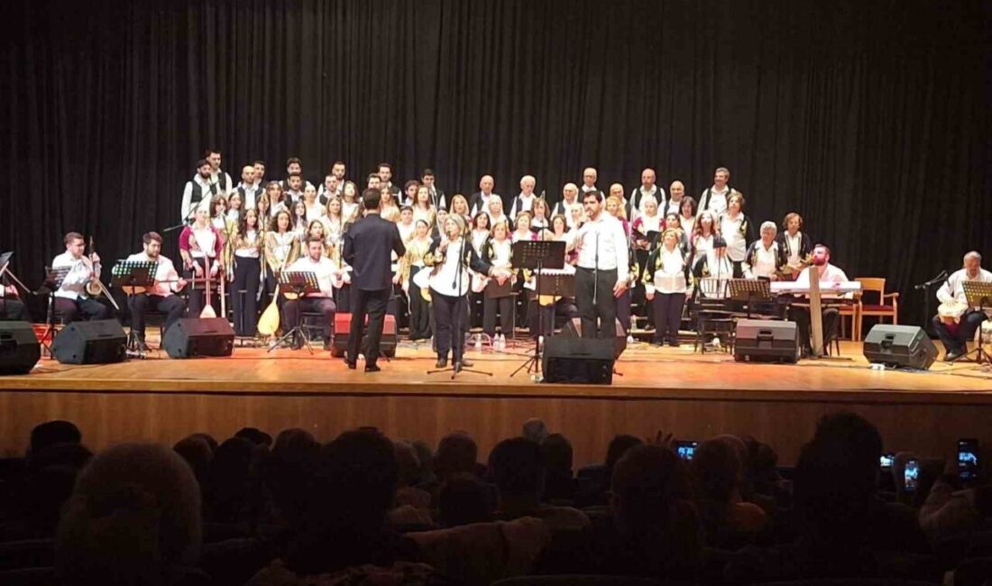 Muğla Büyükşehir Belediyesi Nilüfer Caner 100 Yaş Evi Korosu ile