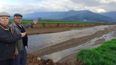 İzmir’in Ödemiş ilçesinde bulunan Bademli Barajı, su seviyesinin yükselmesi üzerine