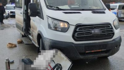 Karabük’te öğrenci servisi ile çarpışan motosikletin sürücüsü, kaldırıldığı hastanede hayatını