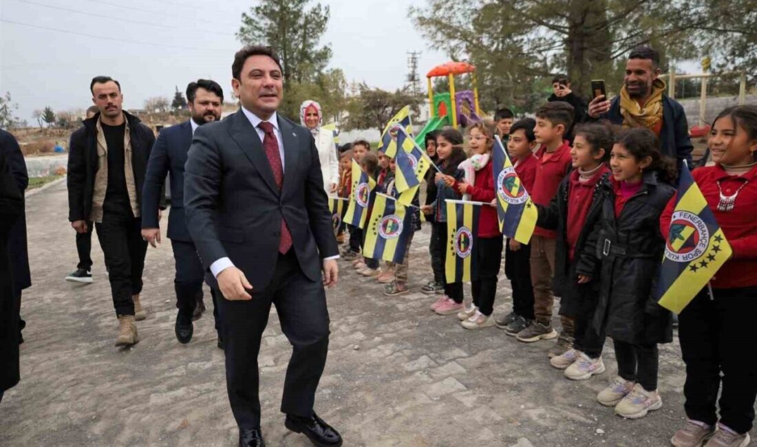 Şanlıurfa’nın Haliliye ilçende, Fenerbahçeliler Derneği tarafından yenilenen okuldaki öğrenciler, ilçe