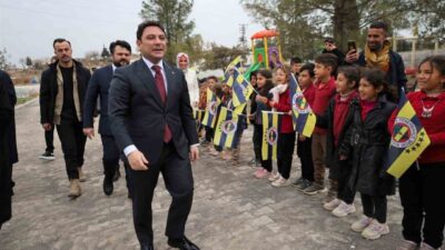 Şanlıurfa’nın Haliliye ilçende, Fenerbahçeliler Derneği tarafından yenilenen okuldaki öğrenciler, ilçe