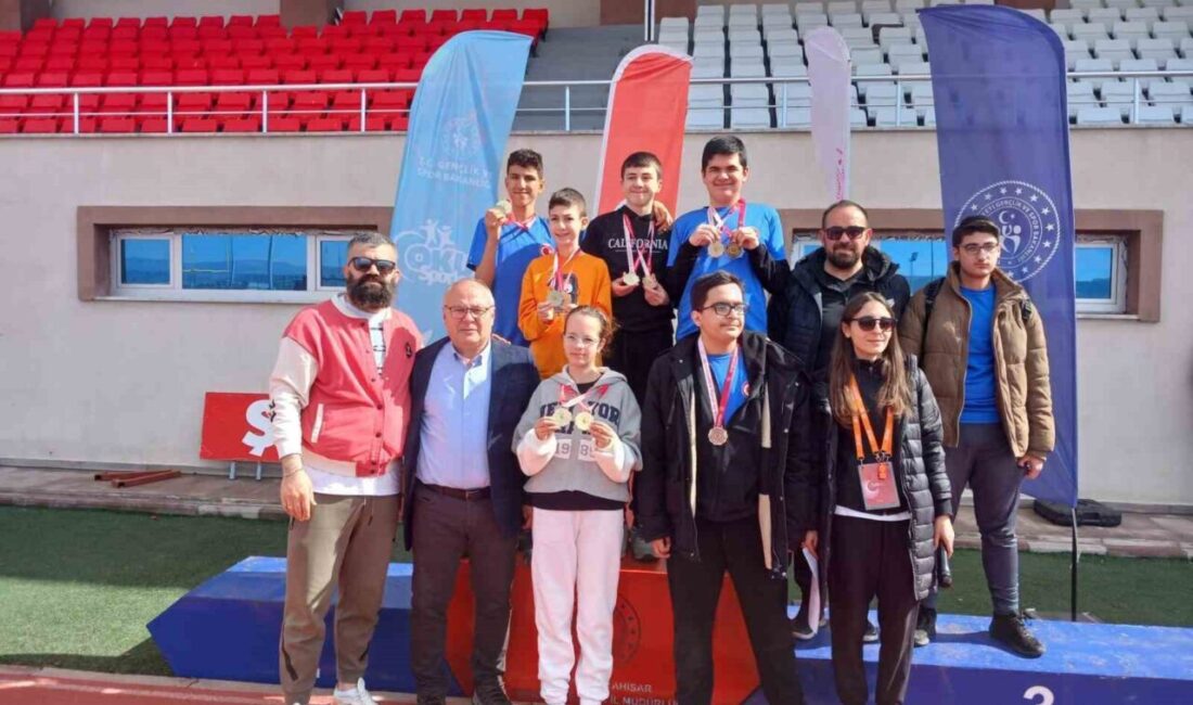 Afyonkarahisar’da düzenlenen Okul Sporları Özel Sporcular Gençler ve Yıldızlar Atletizm