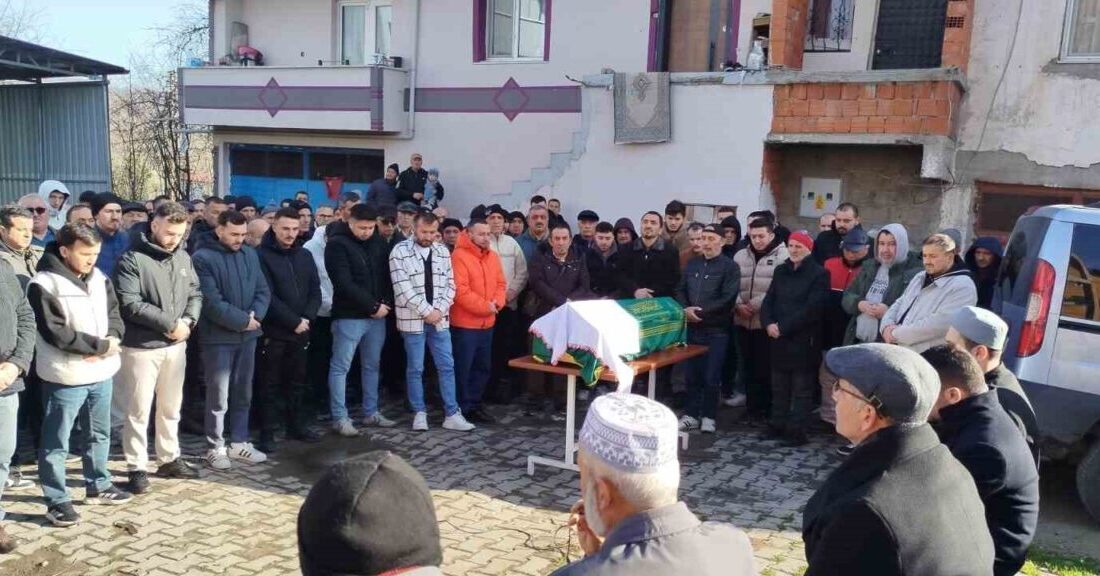 İstanbul İkitelli’de anaokuluna gitmek için annesiyle birlikte yolun karşısına geçmeye