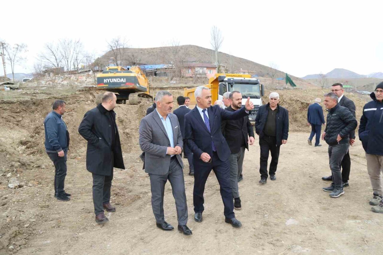 Erzurum’un Oltu ilçesinde uzun süredir planlanan yeni öğretmenevi projesinde yapım
