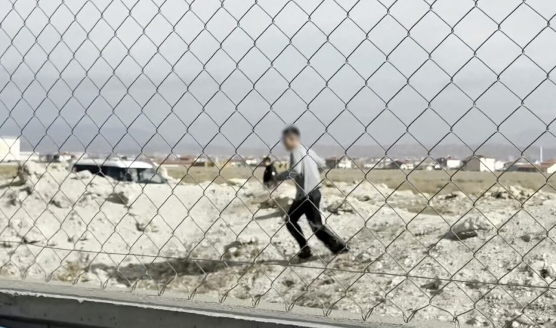 Aksaray’da plakasız ve seyir halindeyken polisin ’dur’ ihtarına uymayıp kaçan