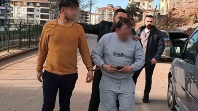 Aksaray’da narkotik ekiplerinin operasyonunda ‘dur’ ihtarına uymayıp kaçan sürücü kovalamaca