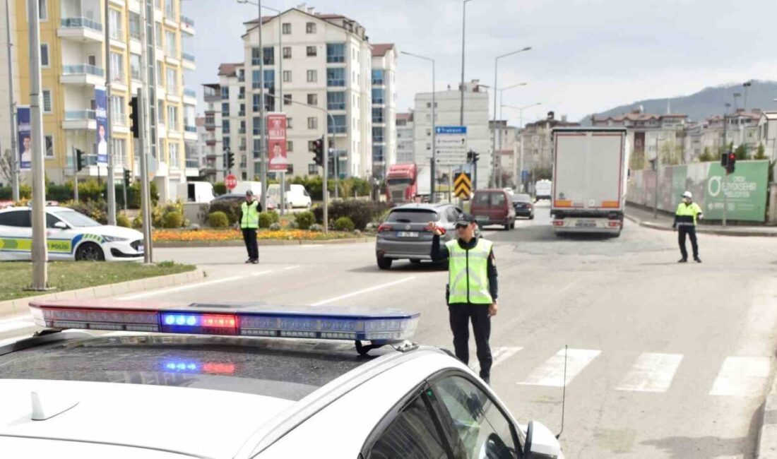 Ordu’da polis ekipleri tarafından trafik kazalarını azaltmaya yönelik yapılan denetimlerde,