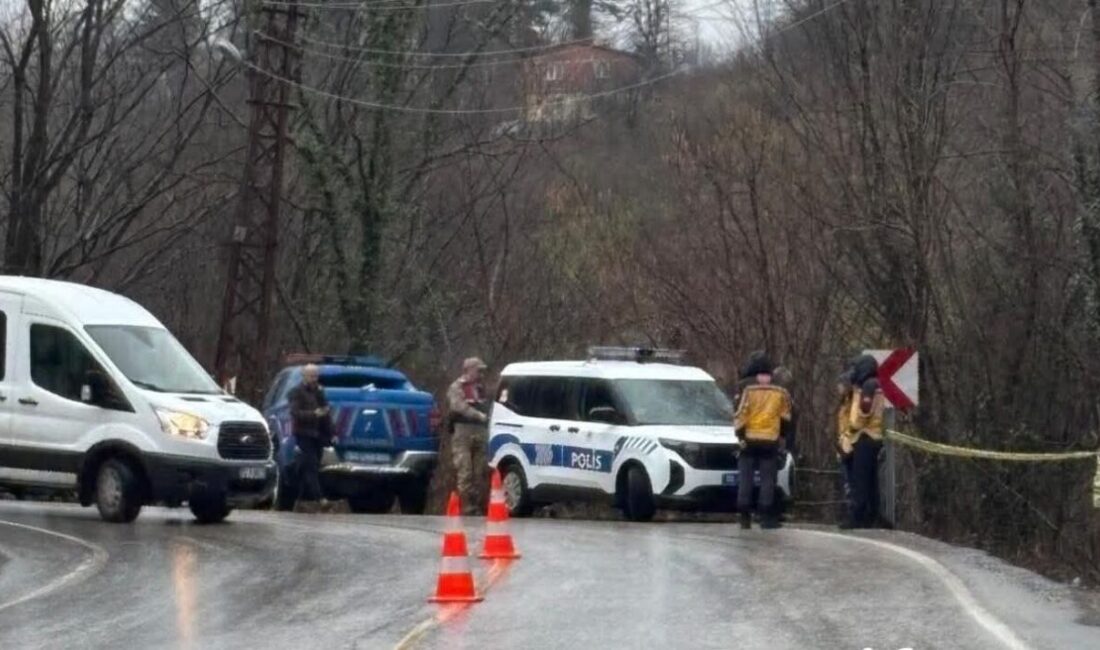 Ordu’nun Kumru ilçesinde bir kişi, ağaçta asılı halde ölü bulundu.