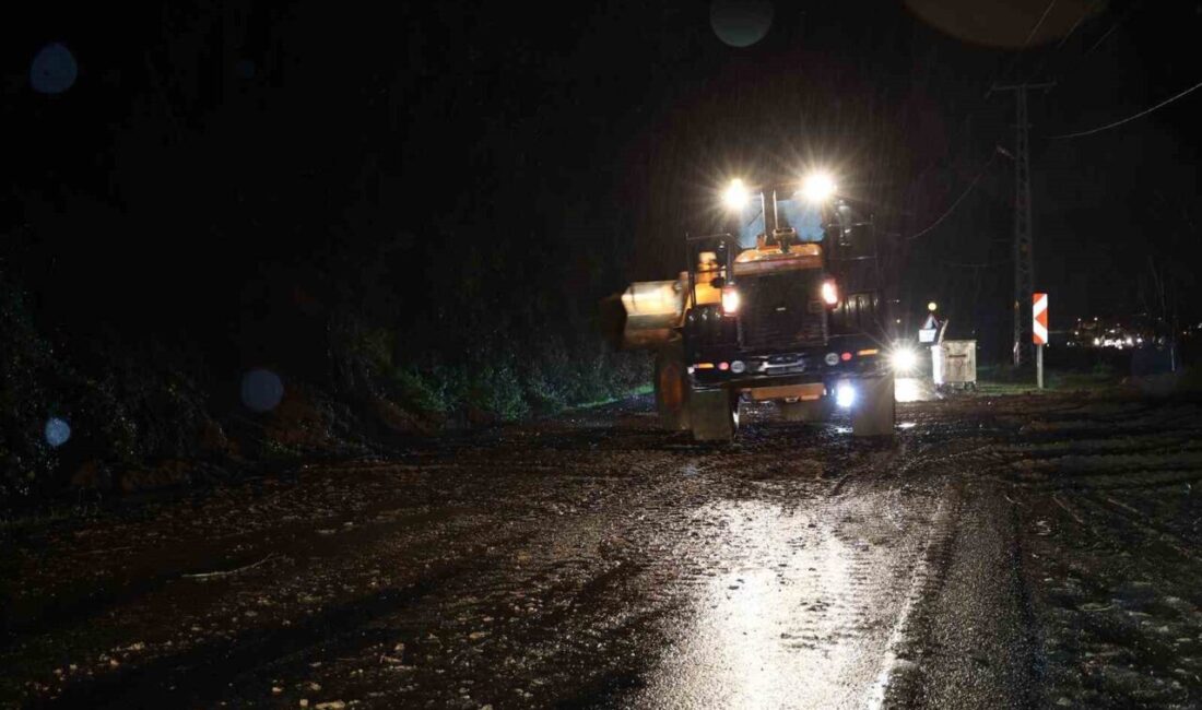 Ordu’nun Perşembe ilçesinde sağanak sonrası 10 noktada heyelan meydana geldi.