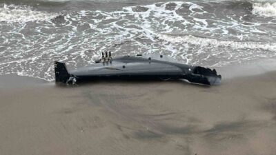 Ordu’nun Ünye ilçesinde sahile, insansız hava aracı parçası vurdu. Olayla