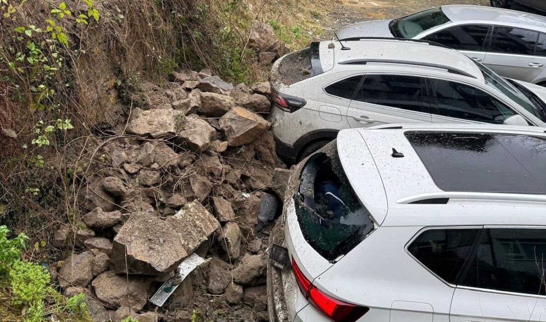 Ordu’nun Ünye ilçesinde etkili olan sağanak yağış, tarihi bir yapının