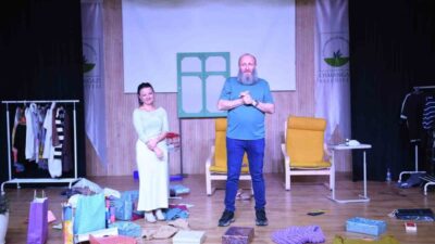 Kültürel yaşamı güçlendiren çalışmalarıyla sanatı toplumla bütünleştiren Osmangazi Belediyesi, ‘Hangisi