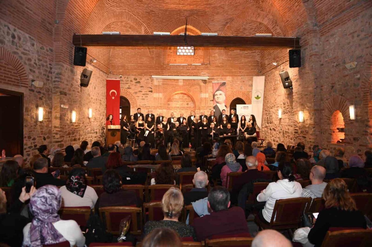 Sevdayı notalarla, özlemi şarkılarla anlatan Osmangazi Belediyesi Türk Sanat Müziği